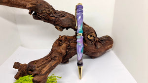 Handcrafted Epoxy Resin Pen: A Splash of Color for Your Writing Experience