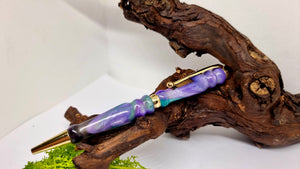 Handcrafted Epoxy Resin Pen: A Splash of Color for Your Writing Experience