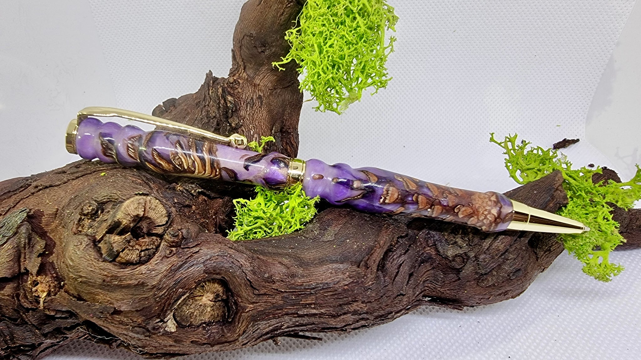 Handmade Epoxy resin Pen with Pine Cones