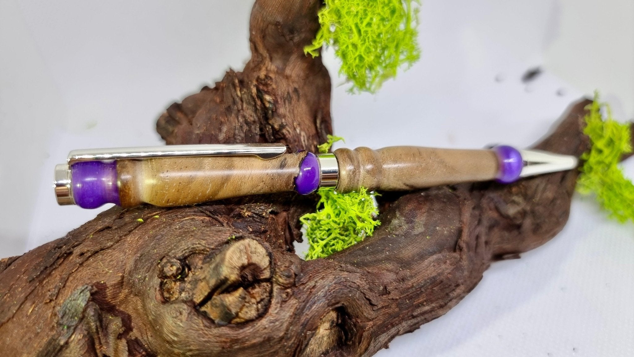 Handmade Pen with Epoxy Resin and Walnut Wood – Custom Luxury Writing Instrument | Unique Ballpoint Pen - PipejaWood