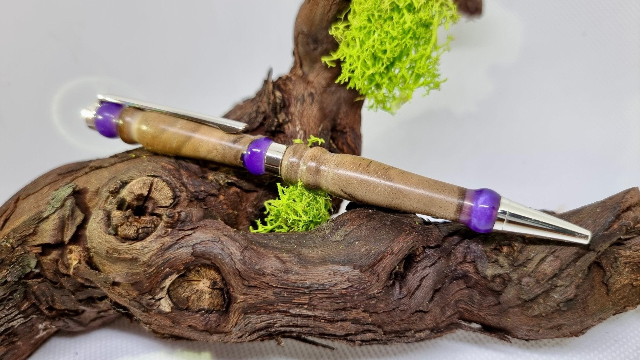 Handmade Pen with Epoxy Resin and Walnut Wood – Custom Luxury Writing Instrument | Unique Ballpoint Pen - PipejaWood