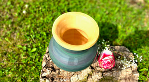 Handmade Maple Wood Vase with Acrylic Paint – A Stunning Decorative Piece