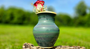 Handmade Maple Wood Vase with Acrylic Paint – A Stunning Decorative Piece